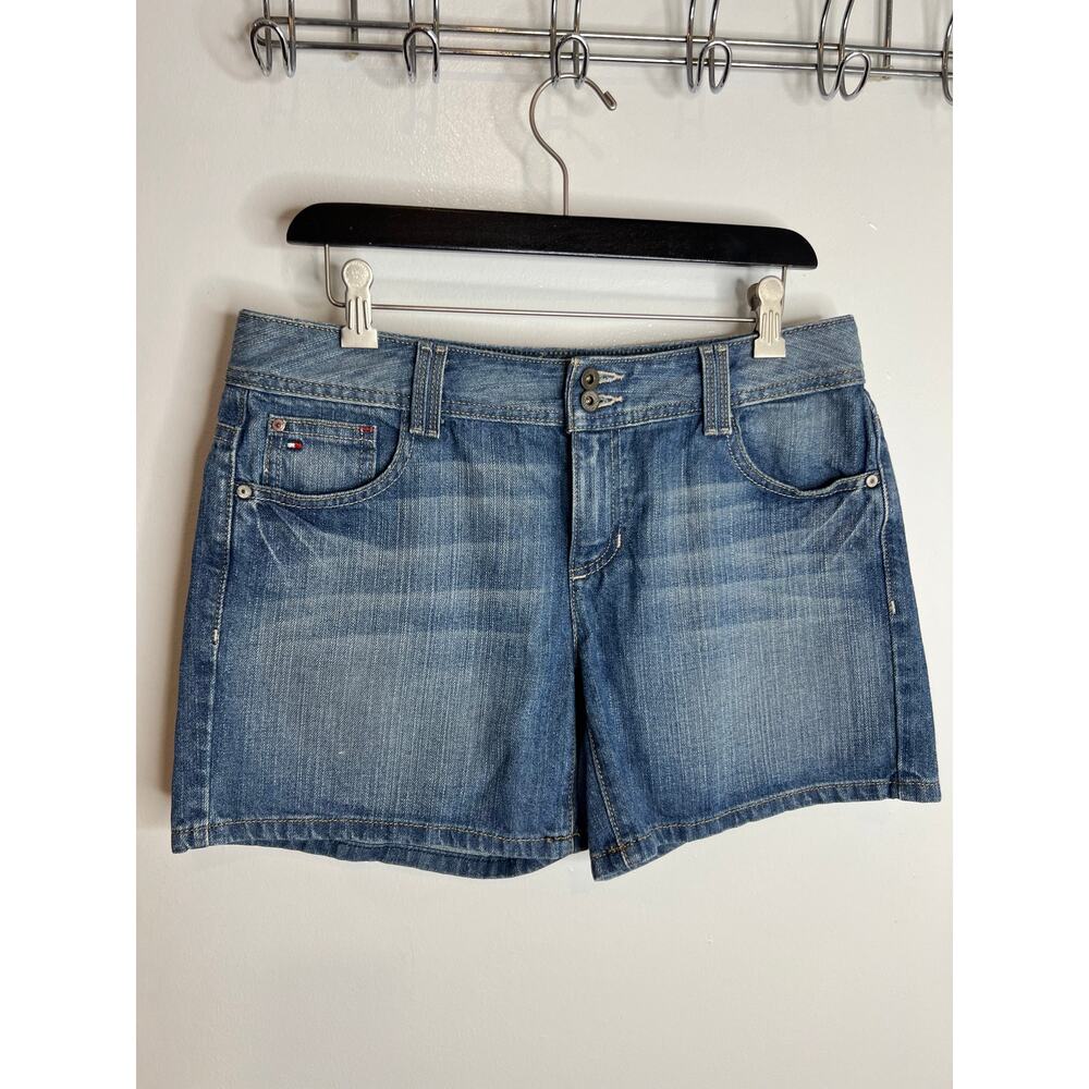 Tommy Hilfiger Women's Mid-Rise Flat Front Denim Shorts Blue ~ Size 6